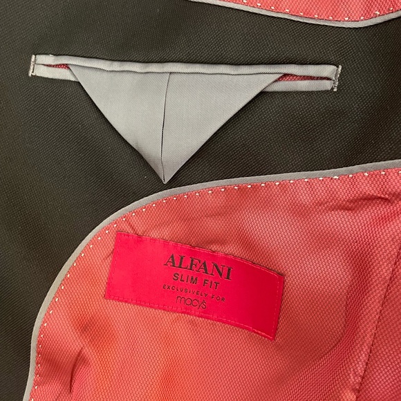 Alfani Suit Jacket: 42R: beautiful Red Lining: Two Button: Slim Fit - Picture 4 of 5
